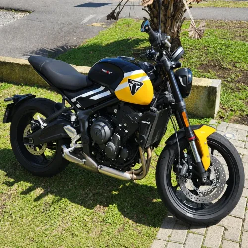 Triumph TRIDENT 660 - 2025 COMPLETA