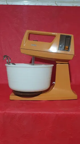Batedeira Walita anos 70/80 funcionando completa