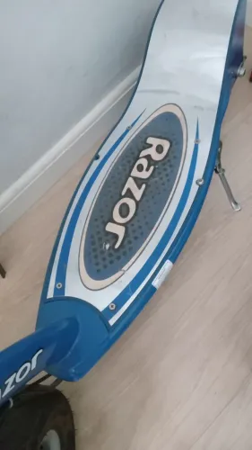 Patinete Razor E300