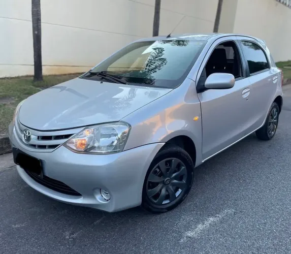 Toyota Etios XS 1.3 Flex 16V 5P Mec. 2013