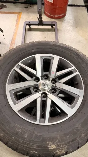 Jogo de rodas Hilux 2019 aro 18 ORIGINAL