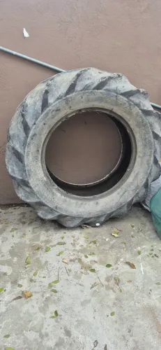 Pneu para trator