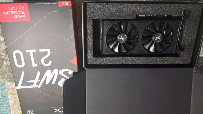 Placa de video RX 7600 XFX