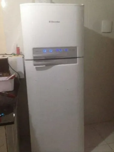 Geladeira Frost Free Eletrolux 490 litros