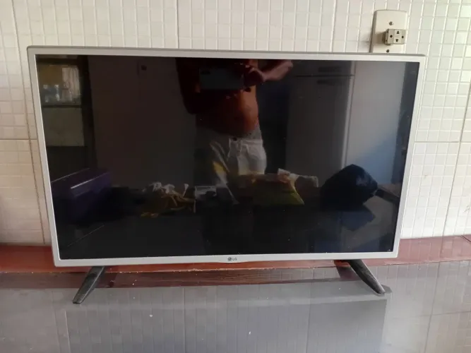 TV LG 32 Led muito nova