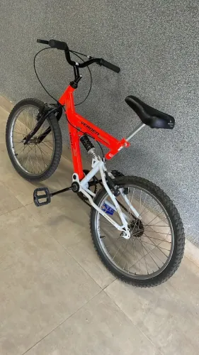 Bicicleta Infantil Aro 20 com suspensão - Oportunidade!