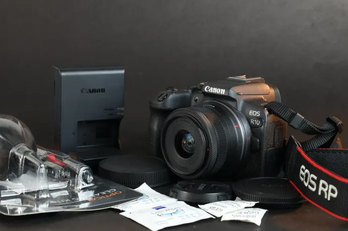 Canon EOS R10