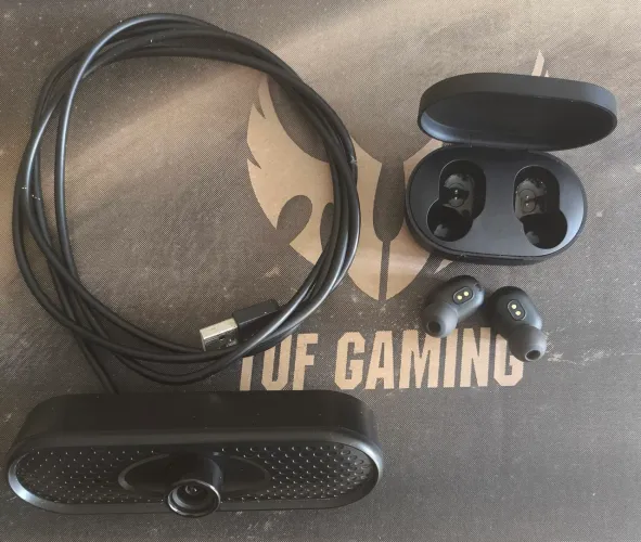 WebCam Full HD + Fone Bluetooth
