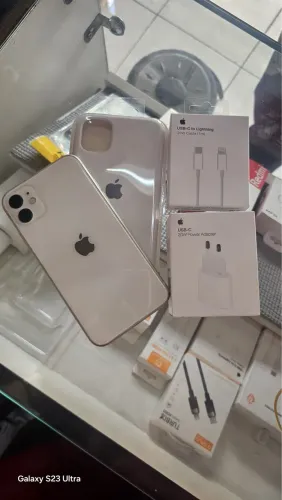 iPhone 11 normal 128g branco