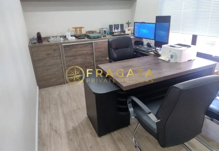 Salas Comerciais à Venda na Barra Funda com 100m² - Próximo ao Metrô e Fórum Trabalhista