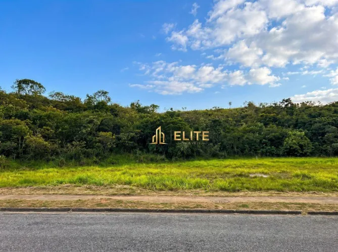 Terreno Residencial com 778,45m² à venda no Condomínio Recanto da Baronesa em São José dos