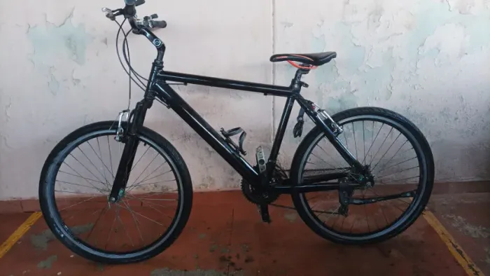 Bicicleta Aro 26 | 21 Marchas | Suspensão | V-Brake | Revisada