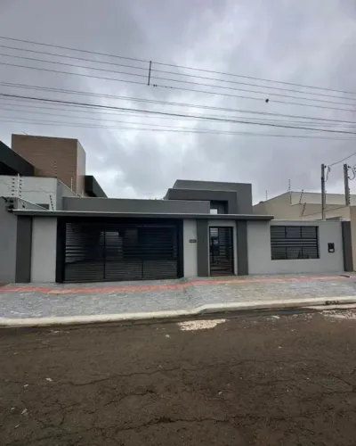 Venda de Casas / Padrão na cidade de ARAPONGAS