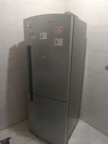 Geladeira com defeito