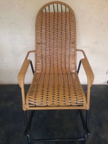 CADEIRA DE MOLA NA PROMOÇÃO FEITA EM MACARRÃO