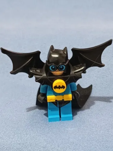 LEGO minifigura Nightwing - Wings and Cape (Set 70922) (EXTREMAMENTE RARO)