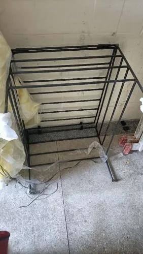 Vendo grade de ferro nova para ar condicionado com porta para cadeado