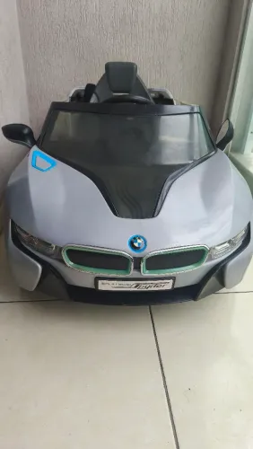 Carrinho elétrico infantil com pedal e controle remoto, vai com 2 baterias