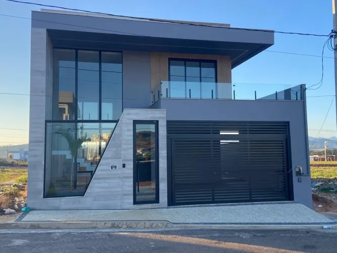 Vendo Casa no Village em Itaperuna-RJ