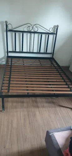 Cama de ferro 