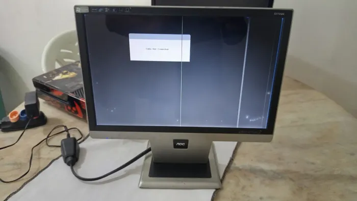 Monitor AOC 16"