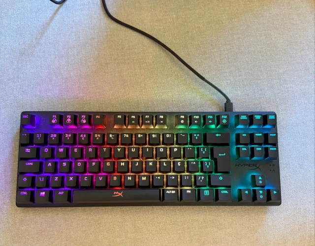 Teclado Mecânico HyperX Alloy Origins Core TKL RGB Switch Red