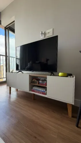 Rack para TV (136x30 - altura 50 cm)