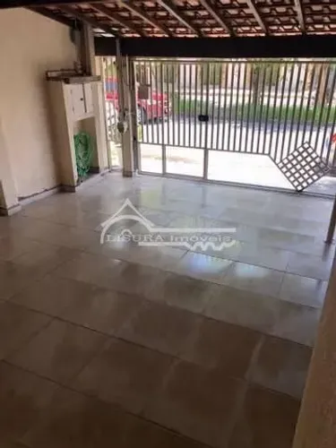 LINDA CASA COM PISCINA NO JD AMERICA JACAREÍ SP