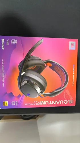Vendo Headset JBL Quantum 950 - 1 mês de uso