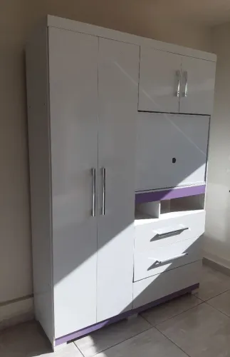 Guarda roupa com painel pra tv 