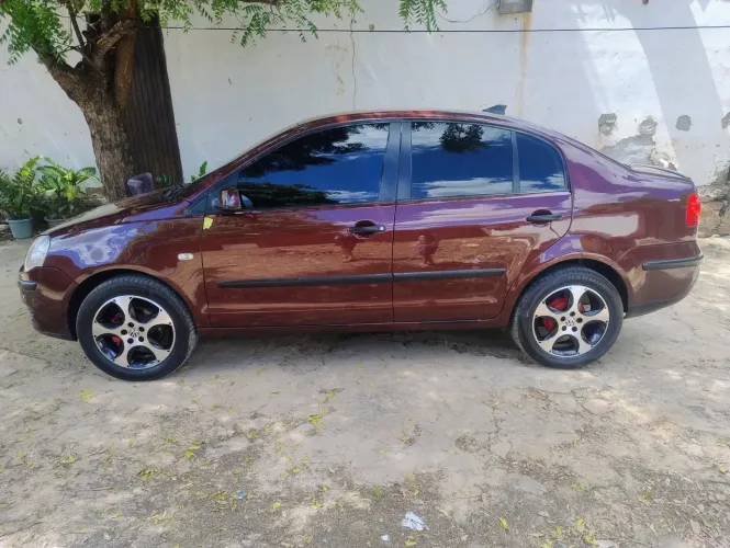Volkswagen Polo Sedan 1.6 MI Total Flex 8V 4P 2007