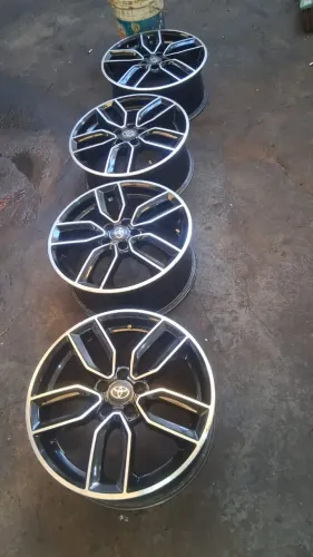 Jogo de rodas aro 17 Corolla