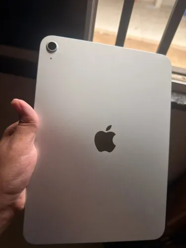 iPad 11 tela quebrada,funcionando perfeitamente, bateria 100%