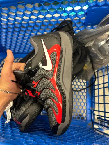 Tênis Nike KD 17 tamanho 41 (serve 42) perfeito para basquete e vôlei   