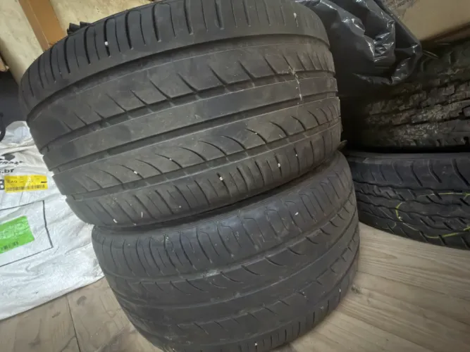 vendo par de pneus tiguan r line semi novos