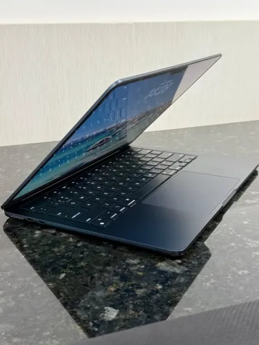 MacBook Air M2 13? Cor Midnight 8GB RAM / 256GB SSD