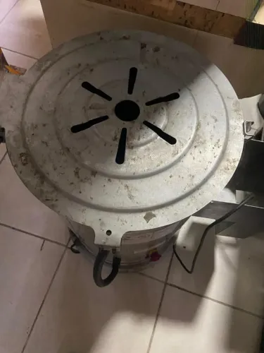 MAQUINA DE DESCASCAR BATATAS E ALHO