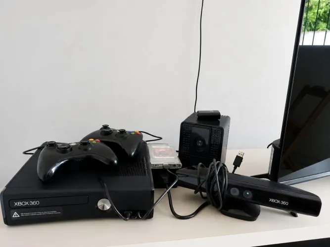 Vende-se XBOX 360 Slim