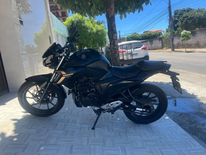 FAZER 250 - Verde ( MUITO NOVA) 23/24