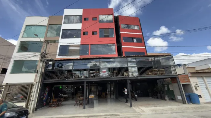 Alugo andar comercial com 02 banheiros e acabado livre de agua, energia e internet na regi