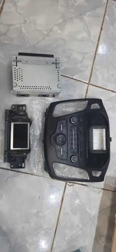 Central multimédia e rádio Ford Focus 2016