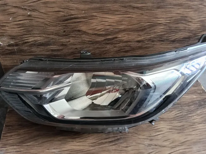 Farol spin lado esquerdo original 100 led 