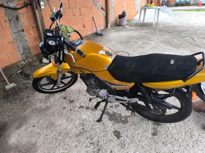 Vendo YBR 2005 completa 