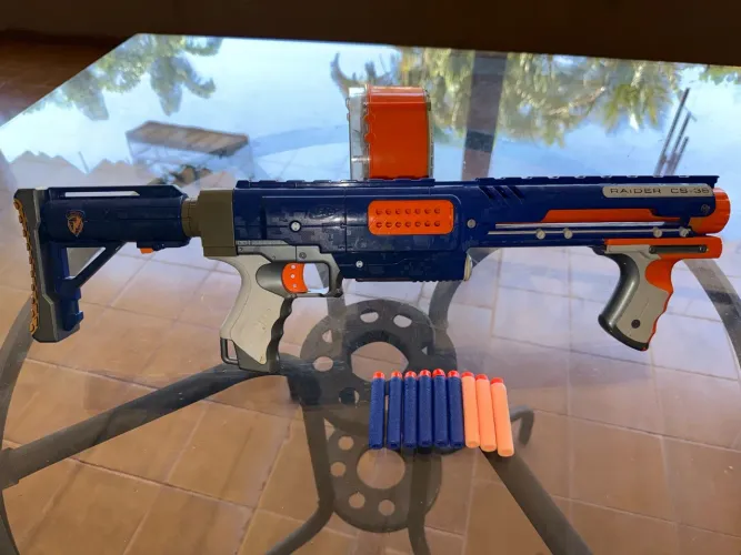Nerf Raider CS-35 com tambor e coronha