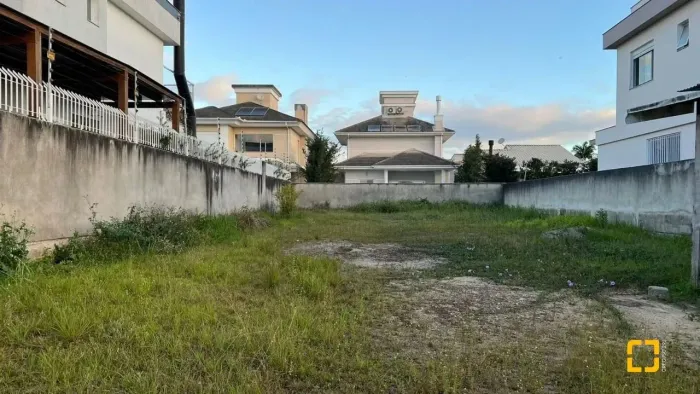 Terreno Residencial em Carianos