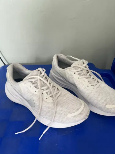 Nike revolution 7