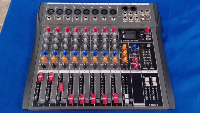 Mesa de som de 8 canais mixlive