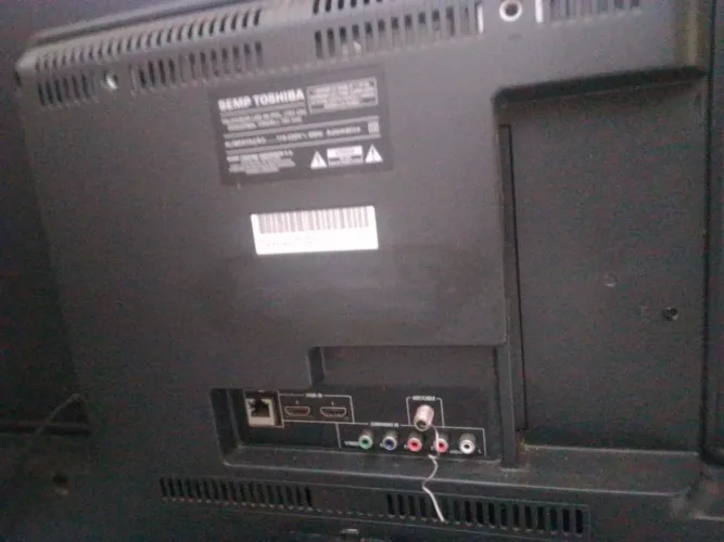 Vende se televisão 