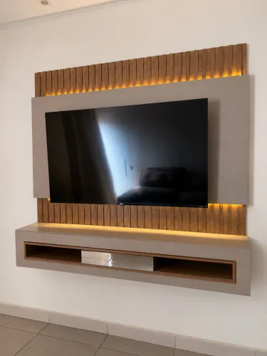 PAINEL DE TV COM LED