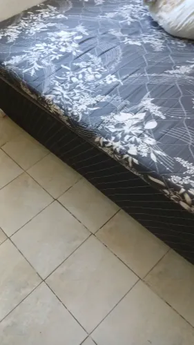 Cama de solteiro a venda 